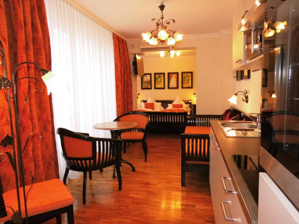 Aparthotel Guzulka & Restaurant Berlin Exteriör bild