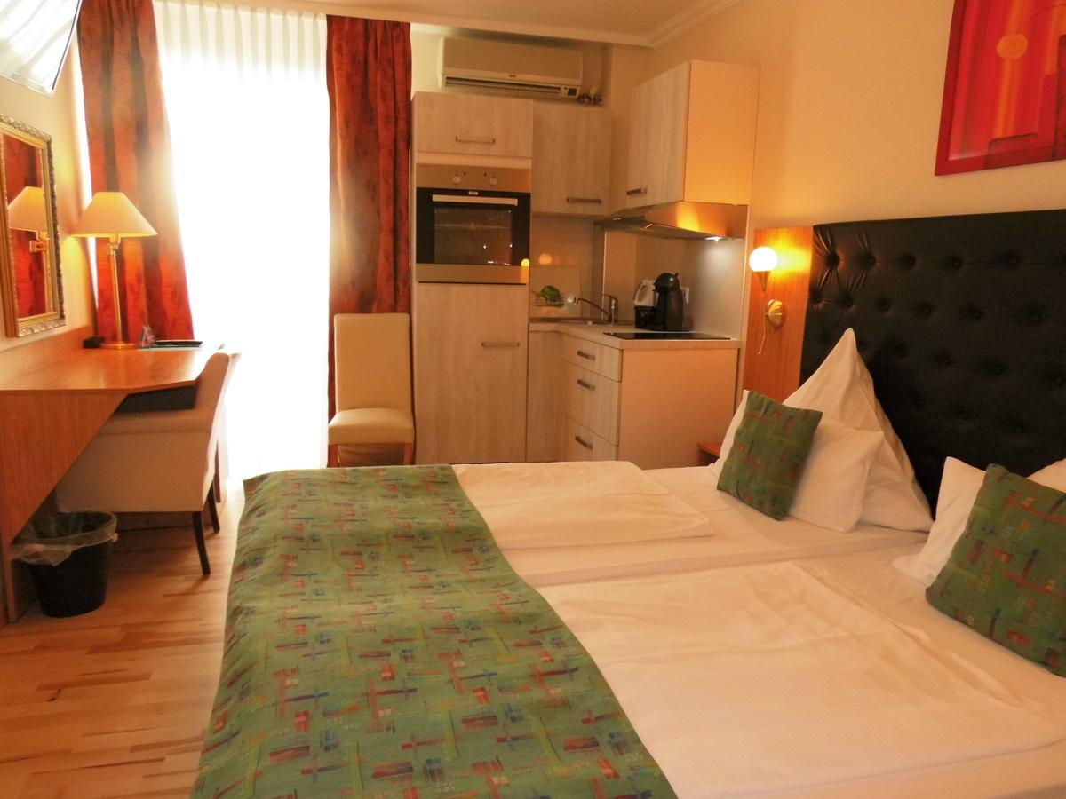 Aparthotel Guzulka & Restaurant Berlin Exteriör bild